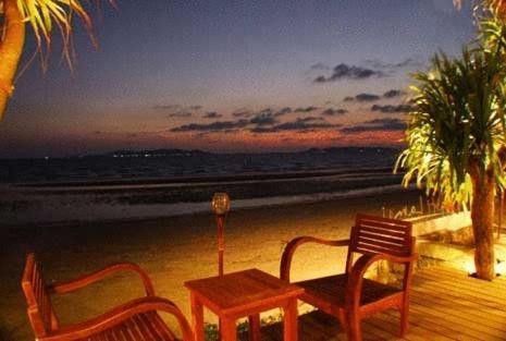 Bari Lamai Resort Ban Phe Exterior foto