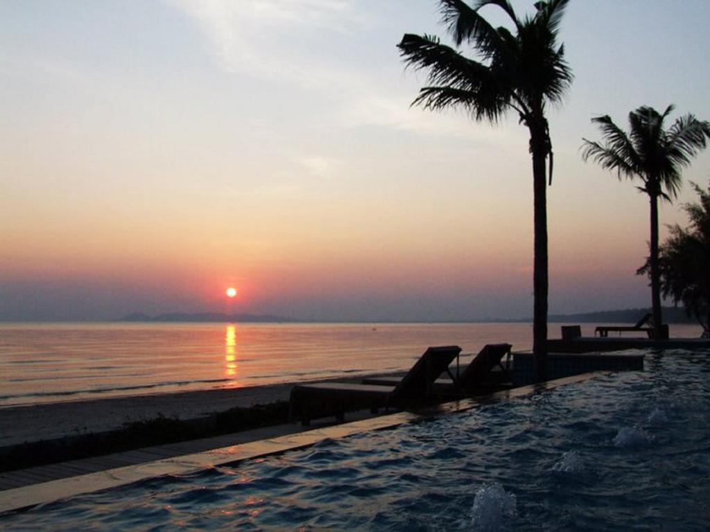 Bari Lamai Resort Ban Phe Exterior foto